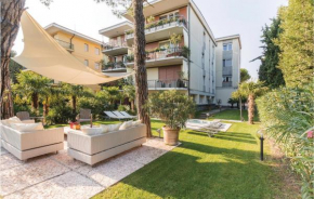 Гостиница Two-Bedroom Apartment Desenzano del Garda BS with a Fireplace 04  Дезенцано Дель Гарда